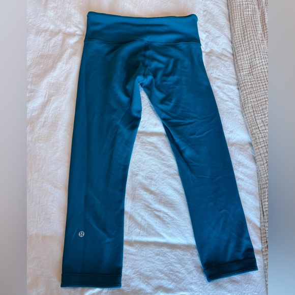 Lulu Lemon Reversible Cropped Leggings - Picture 1 of 5
